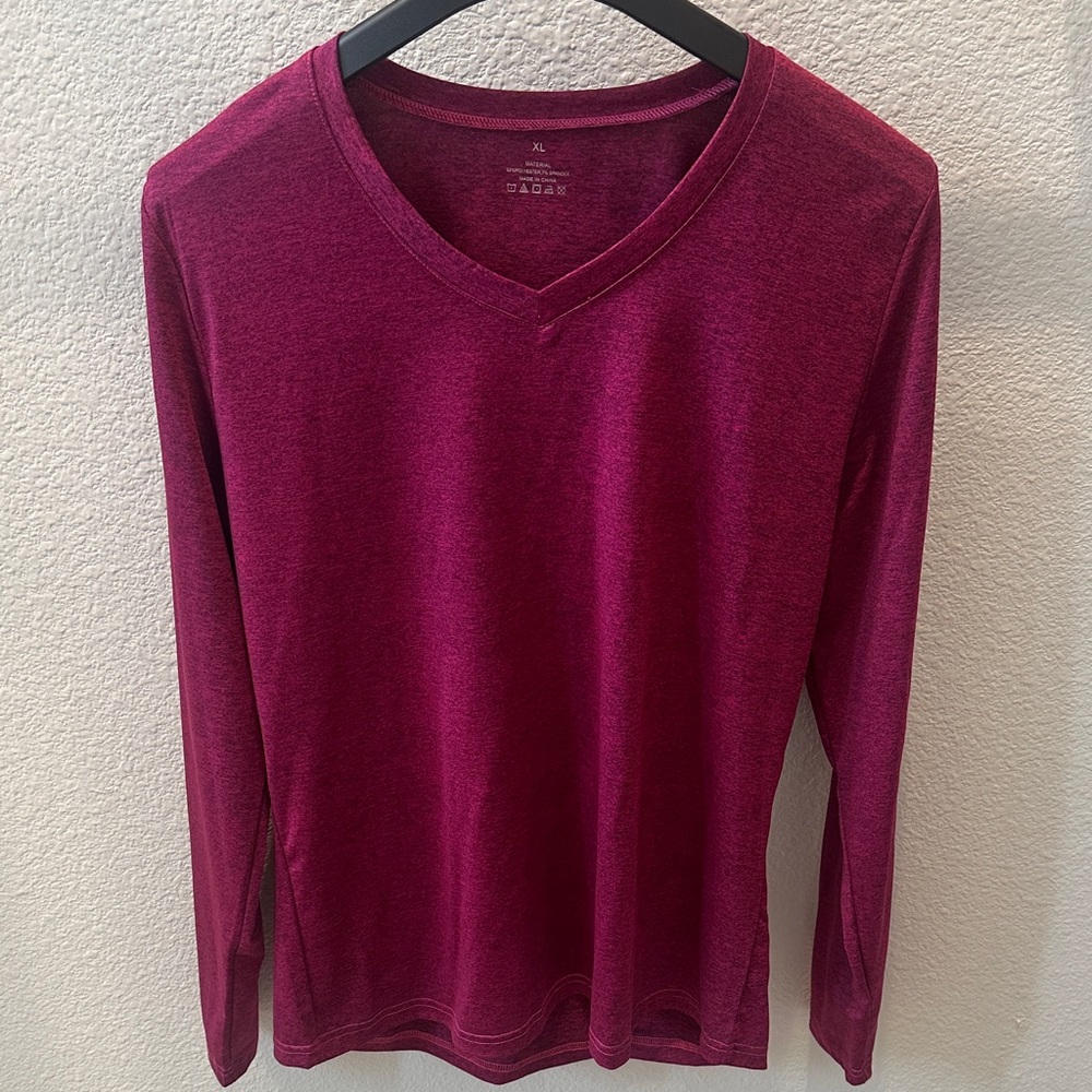 Women's V-Neck Long Sleeve Top - Burgundy